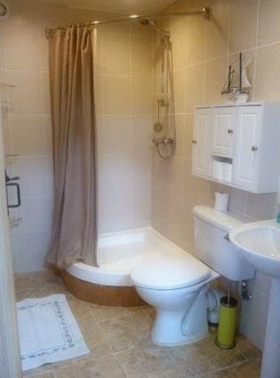 and tiled flooring. SHOWER ROOM 2.25m x 1.