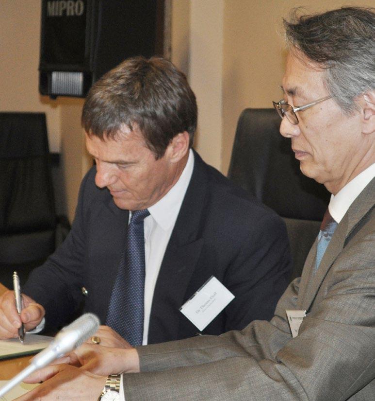 NWU en Hokkaido skep gulde geleenthede Verteenwoordigers van die NWU en die Hokkaido Universiteit van Japan het n memorandum van verstandhouding onderteken.