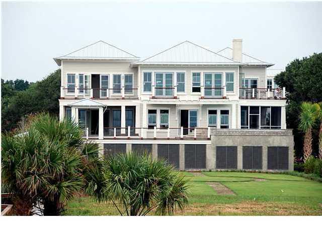 SOLD by 2504 Palm Boulevard Highlights 2504 Palm Boulevard $3,550,000 Sold Price Single Family Detached Isle of Palms Community 6,750 Approx. Sq.Ft. 8 Bedrooms 7.