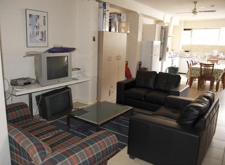 com Price per week: AUD 228-319 46 single rooms and six twin share rooms bedroom only, rooming house accommodation with shared common areas, bathrooms and cooking facilities small building, very