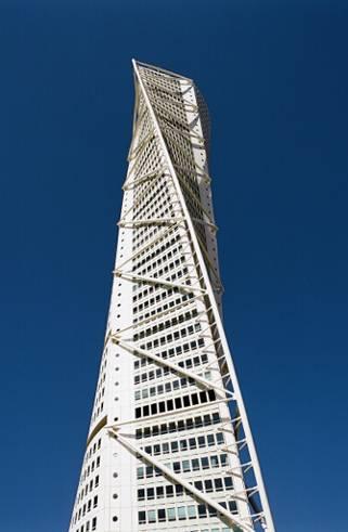 Turning Torso MALMÖ, SWEDEN This 190 m residential and office building in the Western Harbour area of Malmö consists of nine cubes, each with five floors, and the entire structure twists 90º as it