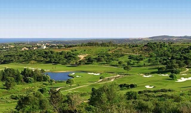 Ref Id: R202786 Sotogrande Residential Plot 0 0 0 m² Garden/Plot 2,55 m² Setting : Close To Golf Views : Sea, Golf, Panoramic Security : 2 Hour Security Building plot with project available on La