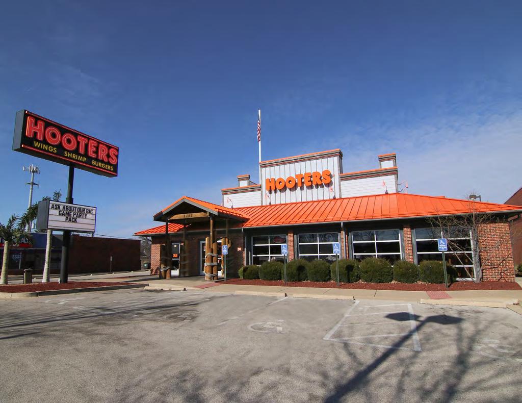 HOOTERS 2765 North US Highway 67