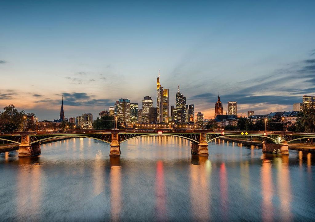 FRANKFURT INSIDE THE REGION THE CENTER OF A DYNAMIC METROPOLITAN AREA FACTS: Increasing population - roughly 00,000 additional inhabitants till 00 Center of a large metropolitan area with
