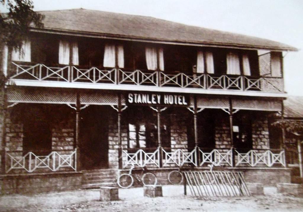 The hotel was burnt down in 1905 in the Victoria Street fire. It was later moved to a new location and renamed the New Stanley.