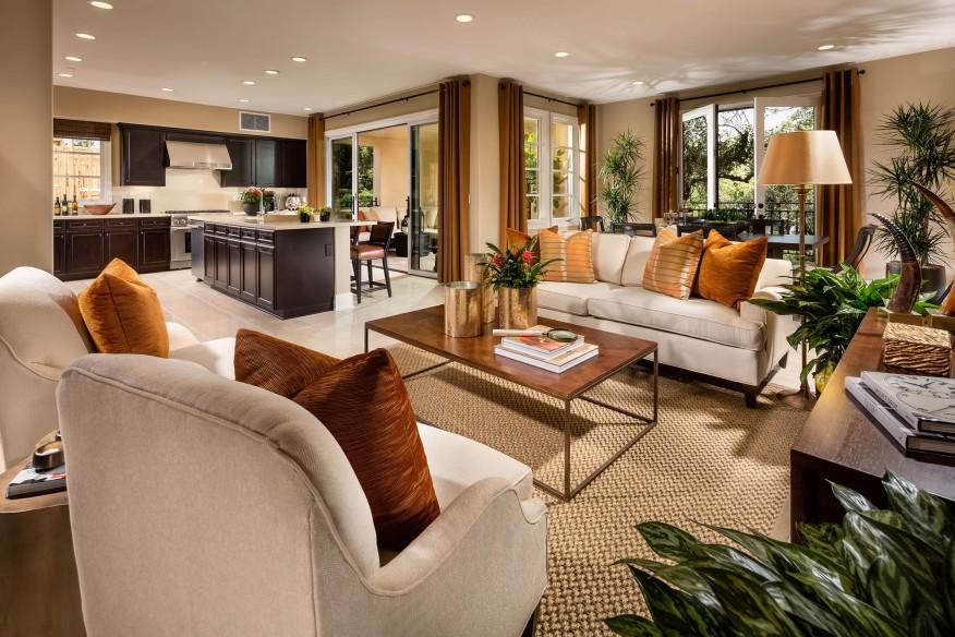 Chris Mayer Avanti's single-floor condos feature gourmet kitchens, wide-open floor plans, and high-end finishes.