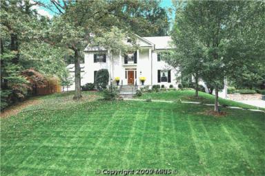 Date: 27-Apr-2009 DOMM/DOMP: 100/100 Internet Remarks: Spectacular 6BR, 6 Full and 2 Half Bath Spring Valley Colonial sited on nearly a 1/2 acre lot was extensively renovated in 2005 and 2008/2009.