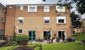 Flat Holly Court Fiddlers Lane M44 6JE Irlam & Cadishead 6184 C 116.53 per week This property is a flat low rise located in Irlam and Cadishead.