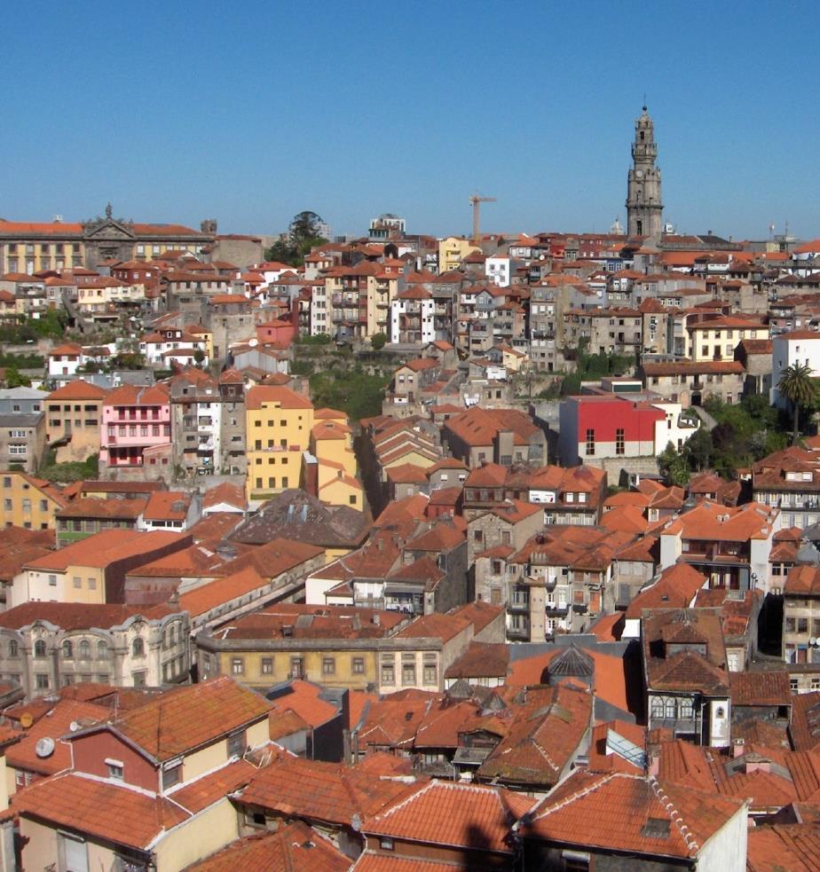 1. Porto Vivo, SRU STRATEGY - The re-housing of Porto downtown; - The business development and promotion of Porto