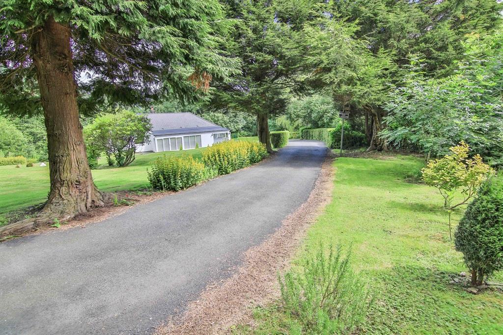 Bryn Golwg, Watford Road Caerphilly CF83 1NE The location of Bryn this detached bungalow is an absolute delight, tucked away down a driveway and sitting in the middle of its very generous and