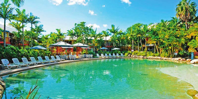 DIAMOND SANDS RESORT 2320 Gold Coast Highway, Mermaid Beach Low rise resort Sold fully furnished Spacious