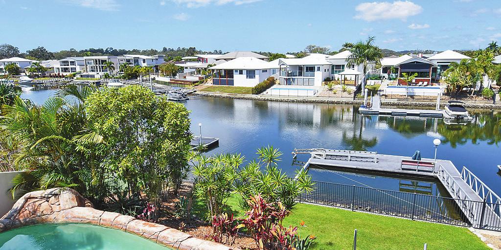 EXCEPTIONAL VALUE WATERFRONT HOME IN RIVERLINKS ESTATE 47 Southaven Drive Helensvale Extra large family home 6 seated cinema room Large Alfresco dining Fantastic water views
