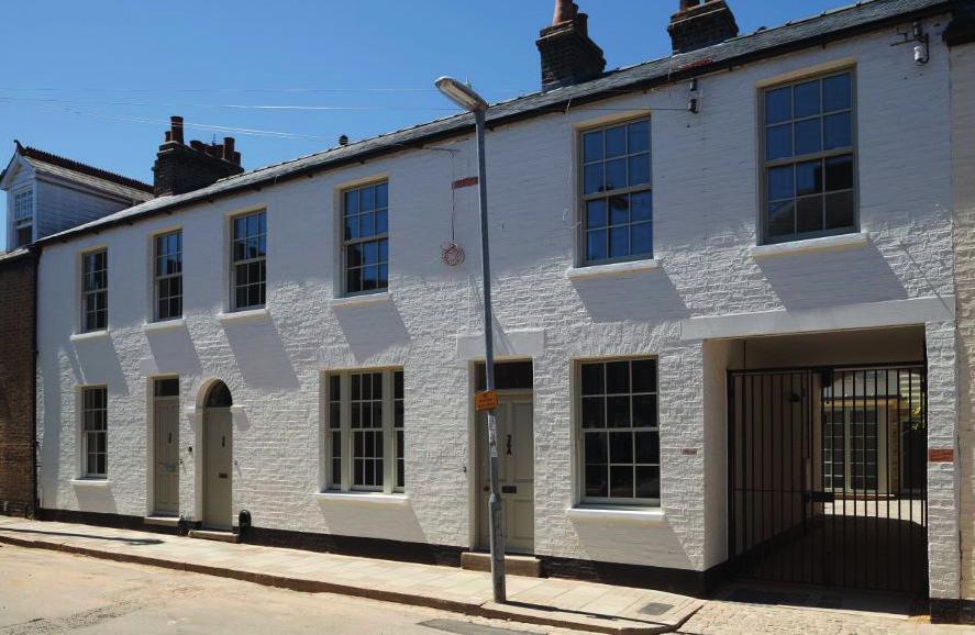 CITY MEWS CITY ROAD CAMBRIDGE AN OUTSTANDING DEVELOPMENT OF 5 NEW AND