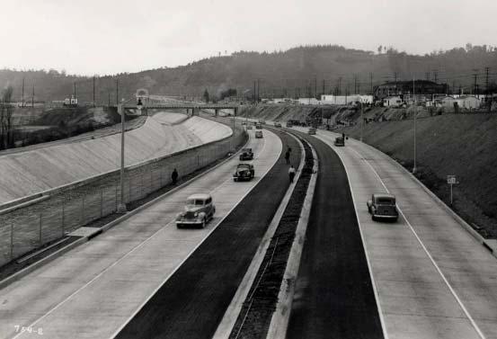 174 DEPRESSION & WWII: OVERVIEW Figure 87. L: Arroyo Seco Parkway before construction, looking northwest from the South Pasadena Reservoir, 1938. R: Arroyo Seco Parkway, 1940.