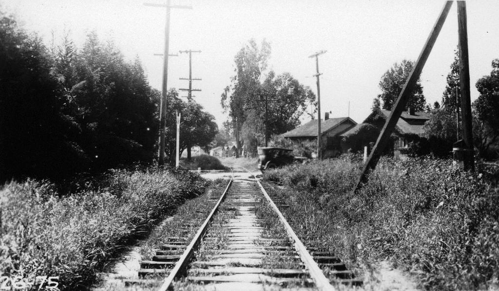93 EARLY 20 TH CENTURY: OVERVIEW Transportation-related development played a critical role in the growth of South Pasadena in the early 20 th century.