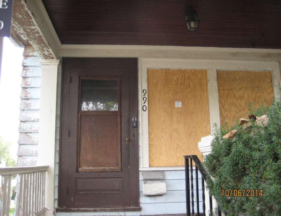 2014: Fannie s REO has a front porch with boarded