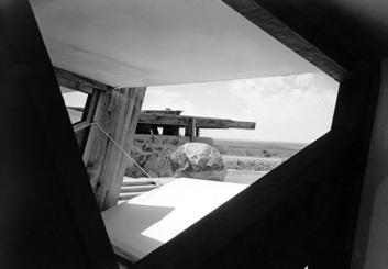 SOCIETY OF ARCHITECTURAL HISTORIANS/ SOUTHERN CALIFORNIA CHAPTER November/December 2015 Frank Lloyd Wright s Arizona home, Taliesin West, 1940, photographed by Pedro E. Guerrero. Credit: 2015 Pedro E.