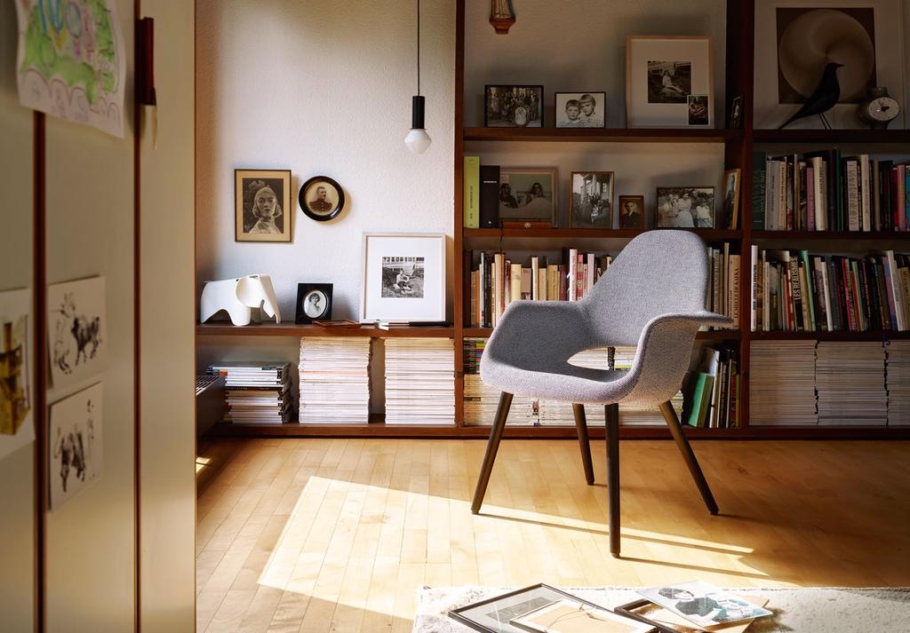 Organic Chair Charles Eames & Eero Saarinen, 90 Credo salt n pepper 8 black ash 0.