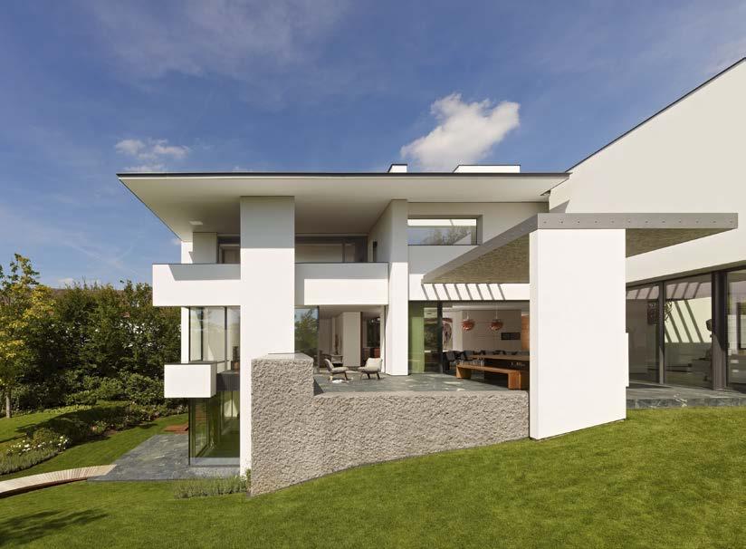 THE ATELIER The Stuttgart-based atelier Alexander Brenner Architects is best known for his bright white cubic houses and villas, whose plastic-geometric facades often resemble constructivist tableaux.