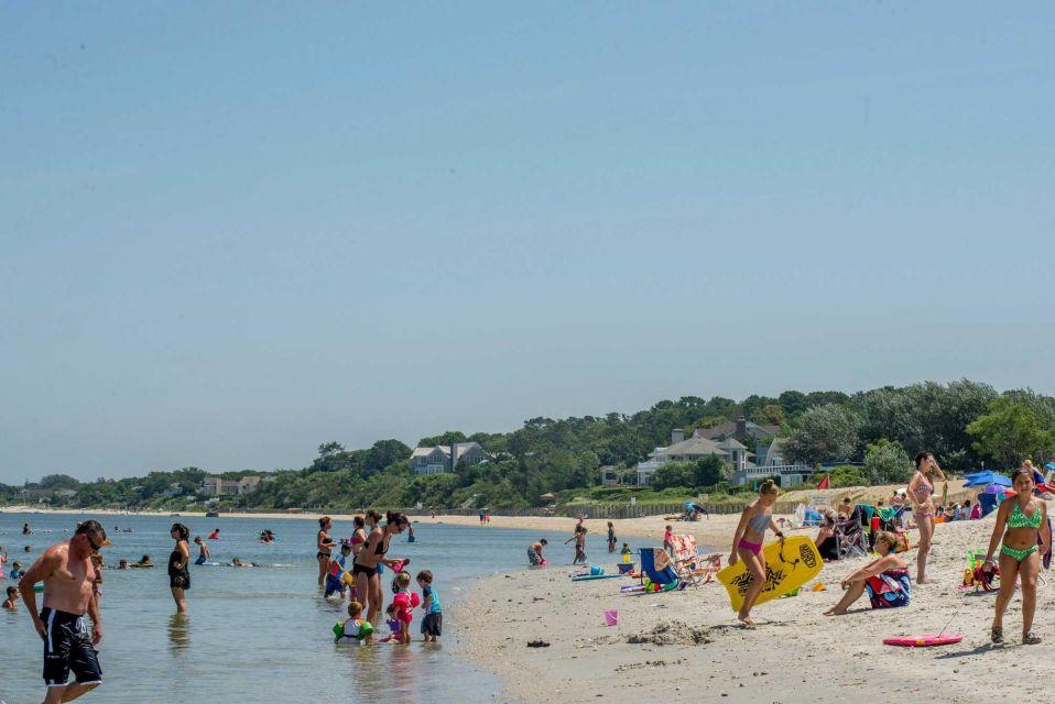 Best places to live on LI: The East End Kristin Taveira February 26, 2017 If you ve always wanted a home in the Hamptons or on the North Fork, recent data suggest that now might be a good time to