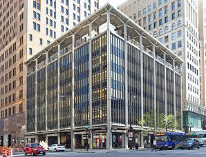 5 Wisconsin Building 312 E Wisconsin Ave Milwaukee, WI 53202 Close of Escrow: 2/19/2016 Sales Price: $2,000,000 Rentable SF: 68,355 Percent Down: N/A Year Built/Renovated: 1926 / 1998 CAP