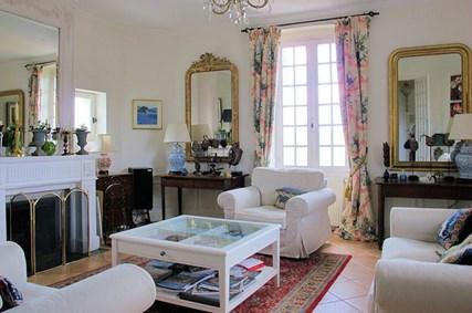 GENERAL The main house is a most impressive and very spacious property lending itself to family living or indeed as a home with chambres d hôte facilities.
