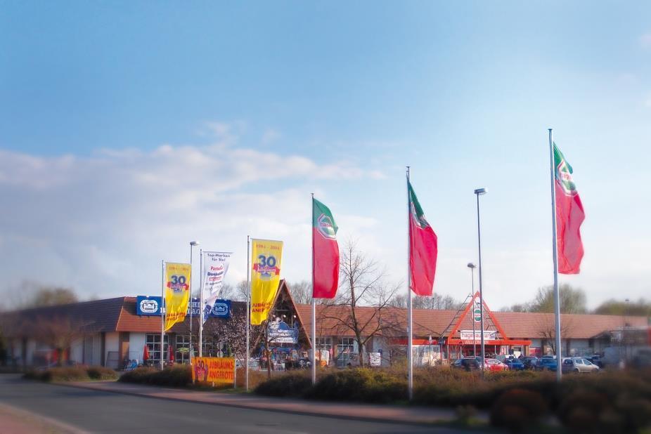 RETAIL PARKS: SUSTAINABLE INVESTMENT OR HYPE? White paper from Manuel Jahn, GfK retail real estate expert Contact: manuel.jahn@gfk.