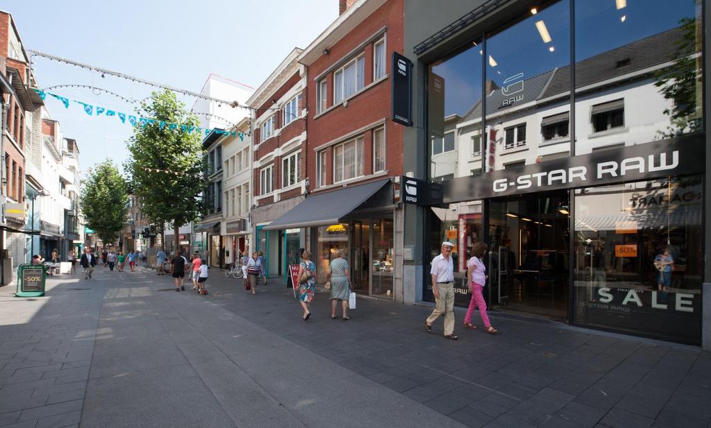Attractive locations Streets with high footfall in Belgian cities with catchment area of min.