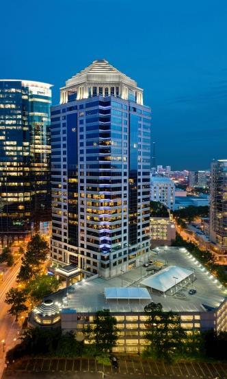 Peachtree: Located Along Atlanta s Midtown Mile Excellent Location and Amenities 20 minutes from world s busiest airport
