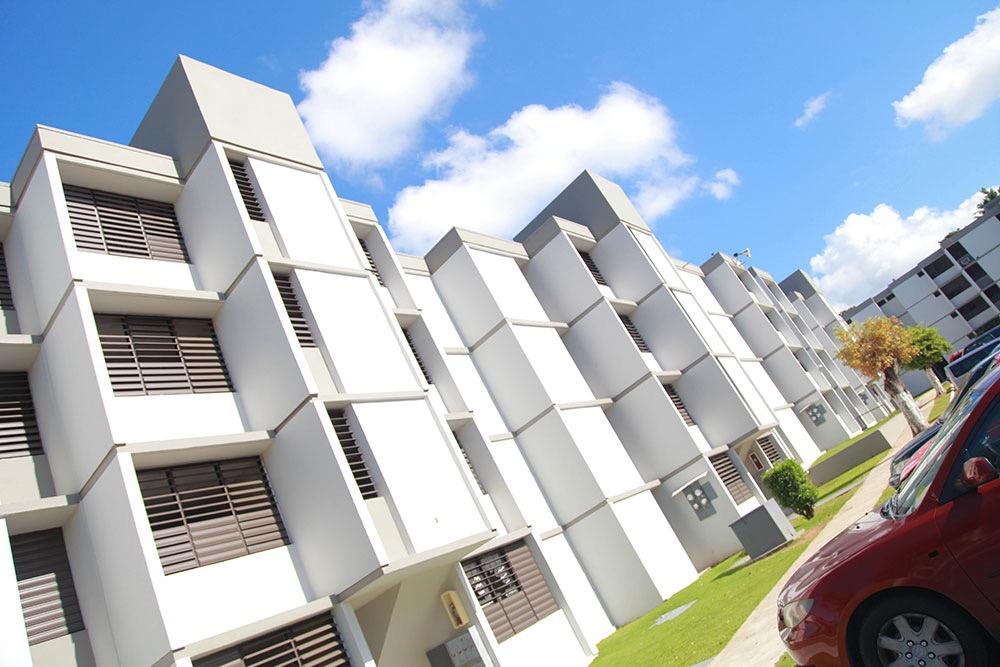 LOS LAURELES APARTMENTS Ave. Laurel Esquina Power, Bayamon, PR 00956 The complex is made up of 148 two, three and four-bedroom apartments.
