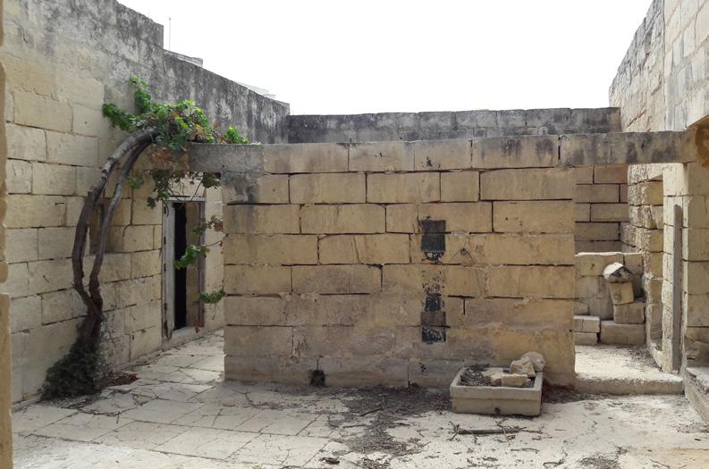LOT 11 HOUSE OF CHARACTER 470,000 490,000 MICHAEL MIZZI 9943 6089 ZEJTUN 8, Cospicua Road Triple fronted, unconverted house of character in Zejtun measuring