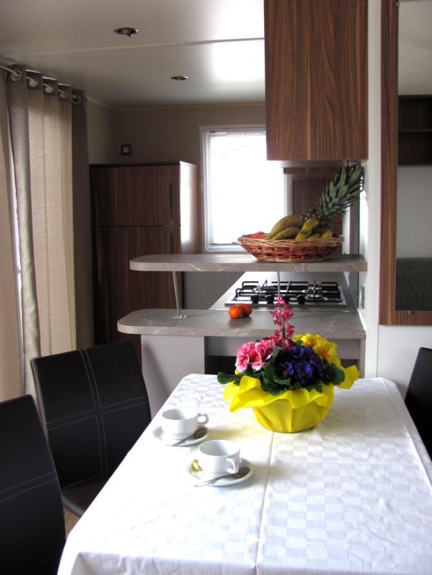 MAXICARAVAN PLUS : SALICI - 2ND ROW TO THE LAKE Maxicaravan 5 beds (PETS NOT ALLOWED) 34 mq+ covered terrace 1 bedroom with 3-beds
