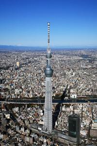 Already a new landmark here, Tokyo Skytree changes its views depending on where viewers are and how they look up at it.