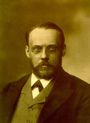Geheimrat Professor Dr. Adolf Schmidt von Dr. Hans-Joachim Linthe Adolf Schmidt Adolf Schmidt was the director of the Potsdam Magnetic Observatory from 1902 until 1928.