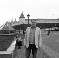 Dolina on töötanud oma muusikalise karjääri kõrvalt nii raamatukogus kui ka mitmete Moskva teadusajakirjade toimetustes. Ta on kirjanduspreemia Венец (2005) laureaat.