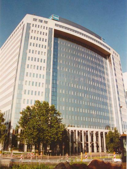 000 sqm, client: Frankfurter Vermögens-Holding GmbH & Co Frankfurt 1989 American Express high-rise building,