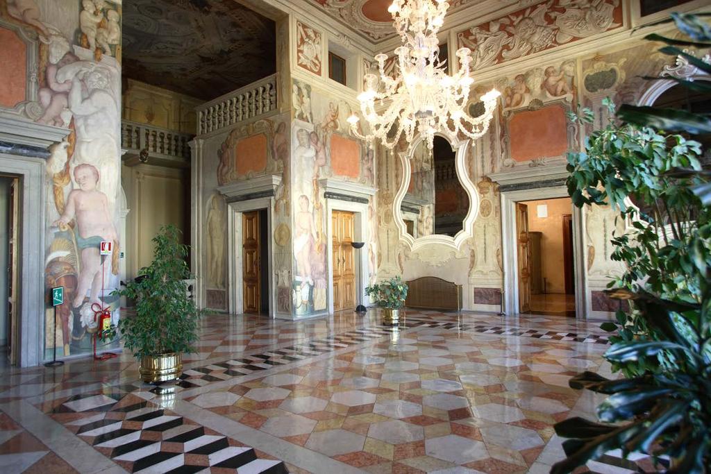 The eighteenth century A wing was added to the palazzo at the beginning of the century, which was converted in the 1930s to house the State Treasury Service run by the Bank of Italy.