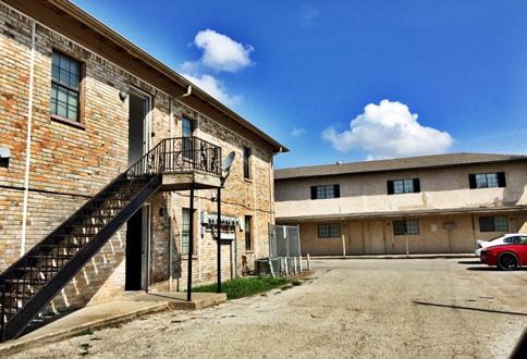 FINANCIAL OVERVIEW INVESTMENT SUMMARY Offering Price: $1,150,000 Number of Units: 21 Property: 1117 Franklin Dr, Hutchins, TX 75141 Year Built: 1970 APN: