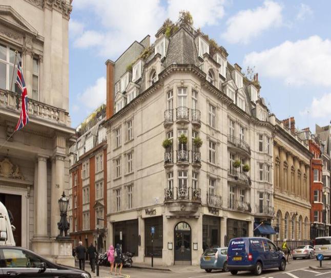 Flat 20, 73 St James's Street, London SW1 A quietly located south facing apartment situated in the heart of St. James's. This spacious one bedroom apartment of approximately 660 sq. ft.