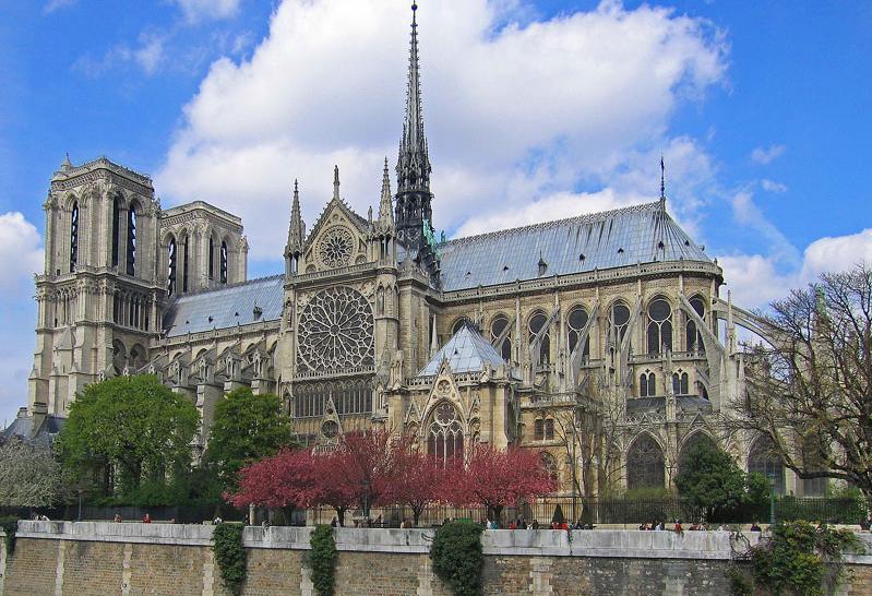Notre Dame de Paris J Construction began in 1163
