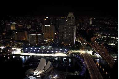 MARINA BAY SANDS Luxury hotel, world-class casino, convention centre, shopping and restaurants.