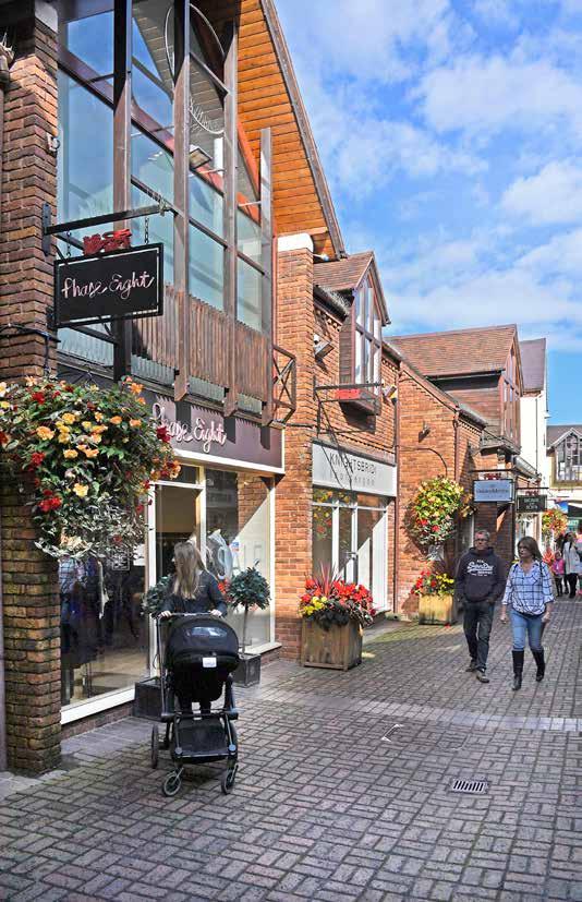 RETAILING IN STRATFORD-UPON-AVON Town centre retail space in Stratford is estimated at totalling 650,000 sq ft with the prime pitch