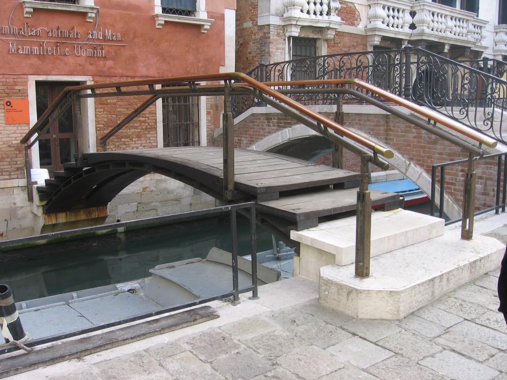 The bridge forms a new access to the museum The project was built over ten years, under the direction of Joseph Mazzariol, friend and supporter of the Venetian master The project