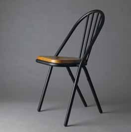 bois massif Seat: varnished plywood and solid wood, medium brown Sitz: lackiertes urnier- und Vollholz, mittelbraun Sedile: impiallacciature e legno