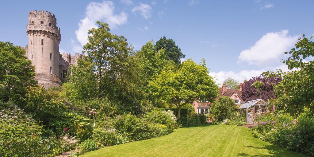 45 Mill Street WARWICK WARWICKSHIRE A beautifully presented Grade II listed family home nestled within this sought after location having wonderful views of Warwick Castle and beautiful gardens with