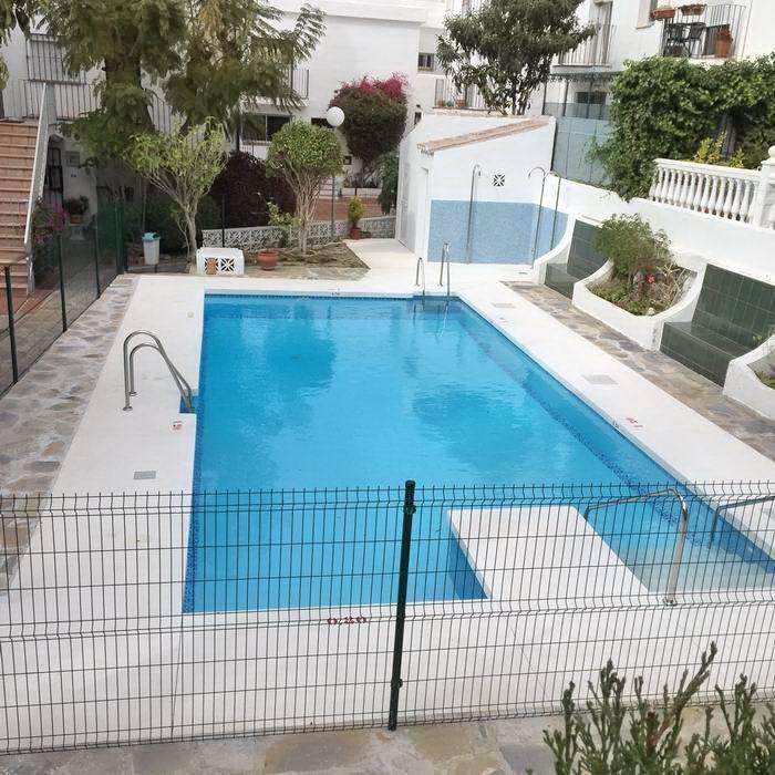 Garden, Pool, Street Features : Fitted Wardrobes, Private, Utility Room, Ensuite Bathroom,