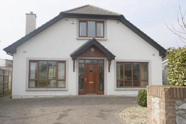 AUGHRIM HALL, AUGHRIM, CO WICKLOW Aughrim Hall is a small development of 54 homes site in an elevated site, with a small number of 4