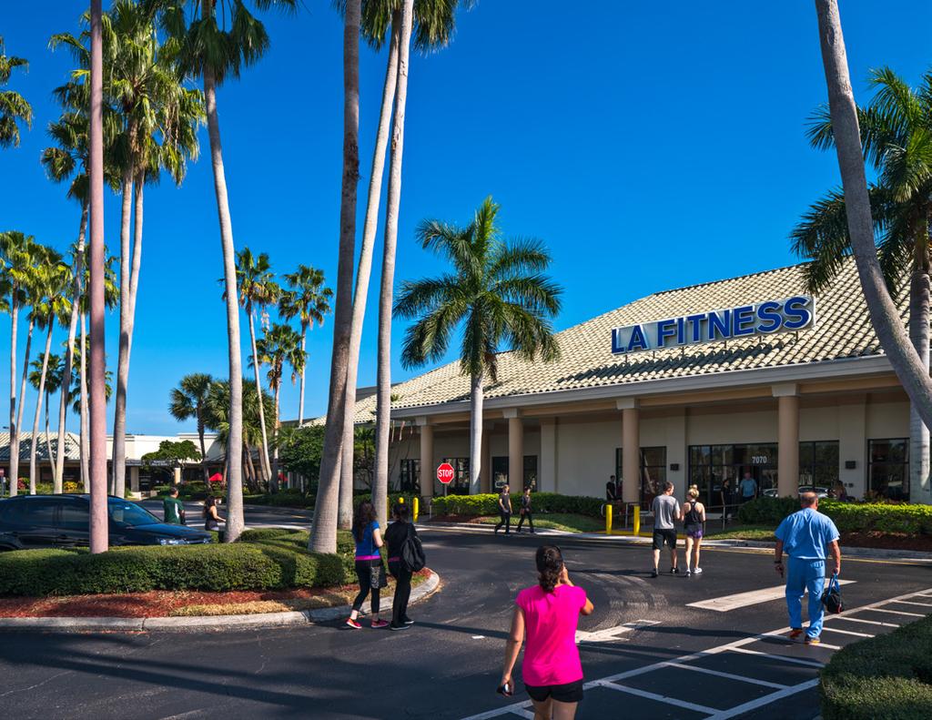 Palm Beach Gardens, FL OPPORTUNITY OVERVIEW Holliday Fenoglio Fowler, L.P. ( HFF ), a Florida licensed real estate broker, is pleased to exclusively offer for sale the fee simple interest in LA Fitness Plaza in Palm Beach Gardens, FL.