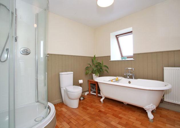 Additional excellent sized Double Bedroom to the