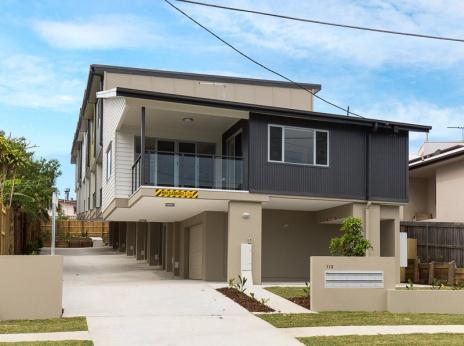 smaller development. Overall, considered to useful for comparison purposes to the proposed townhouse unit. "HANSEN LANE" JPM Valuers & Property Consultants Address: 112 Hansen Street, Moorooka.
